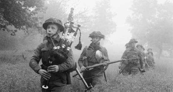 7. "Mad Jack" ChurchillOn World War II, everybody is fighting with guns and bombs but not for Jack. He carried a bagpipe, and put out 40 Nazi soldiers into imprisonment with his longsword and 42 with his longbow ending a mortar squad too.