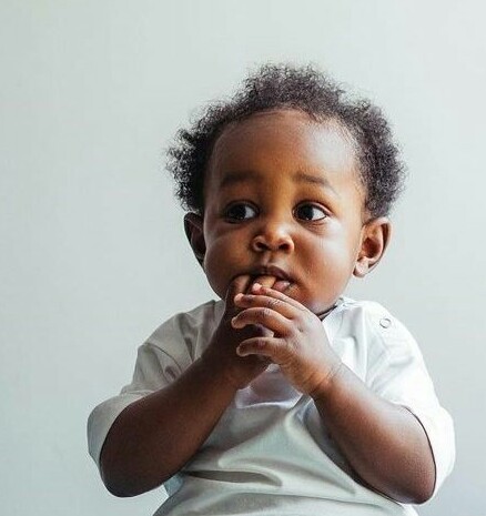 EssieKalu's tweet photo. David threw stone to giant in the Bible
But our own Davido went to Ghana to throw blow at the Giant Burna
 Please na brother be obeying instructions! https://t.co/OrZhzpE8Fp