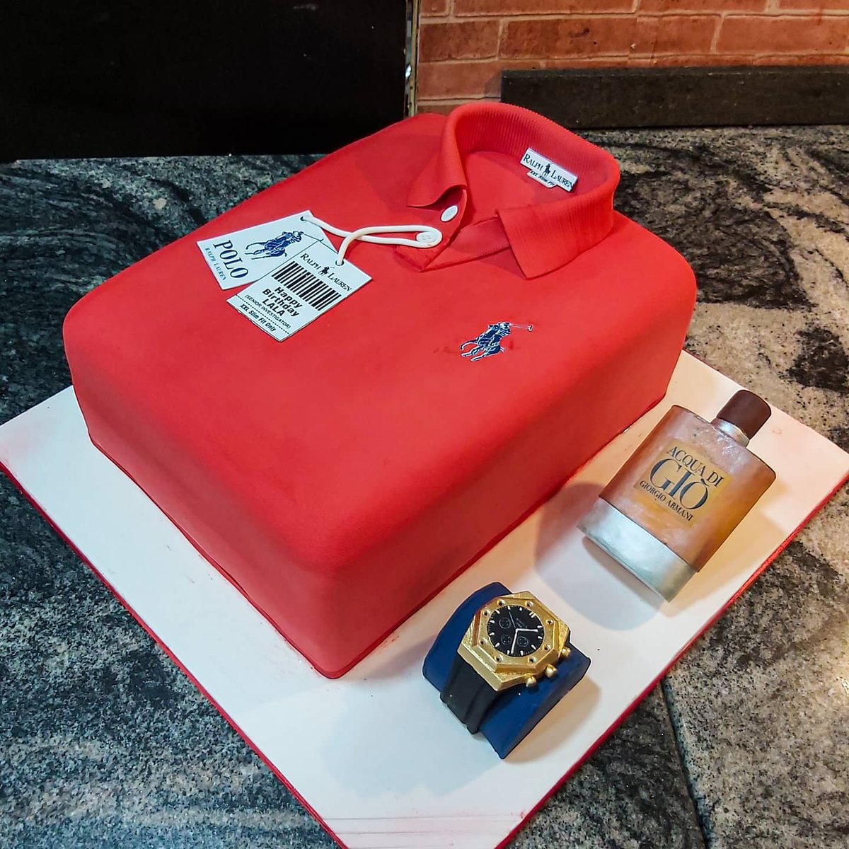 DclBakery's tweet photo. Edible Luxury for a senior investigator. Ordered all the way from the diaspora.
#247cakeaffairsblog  #its9jacakes  #hustlersquare #naijabrandchick #topbakerofficial #royalhugssurprises https://t.co/AJBe08fluu