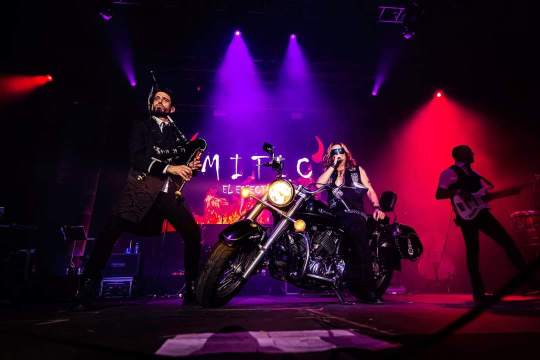 MITICshow's tweet photo. Encarga tu disco "SURVIVE" por anticipado y solo así podremos hacerlo realidad.

https://t.co/4b9fnYIWh5

#miticpost #mitic #crowfounding #verkami 
#teatro  #CulturaSegura #ZarpaMusic
#musica #gaita #bagpipe #concierto #vigo #gaitasgil 
#clasica #galicia #galiciacalidade #rock https://t.co/QsMkKz899Q