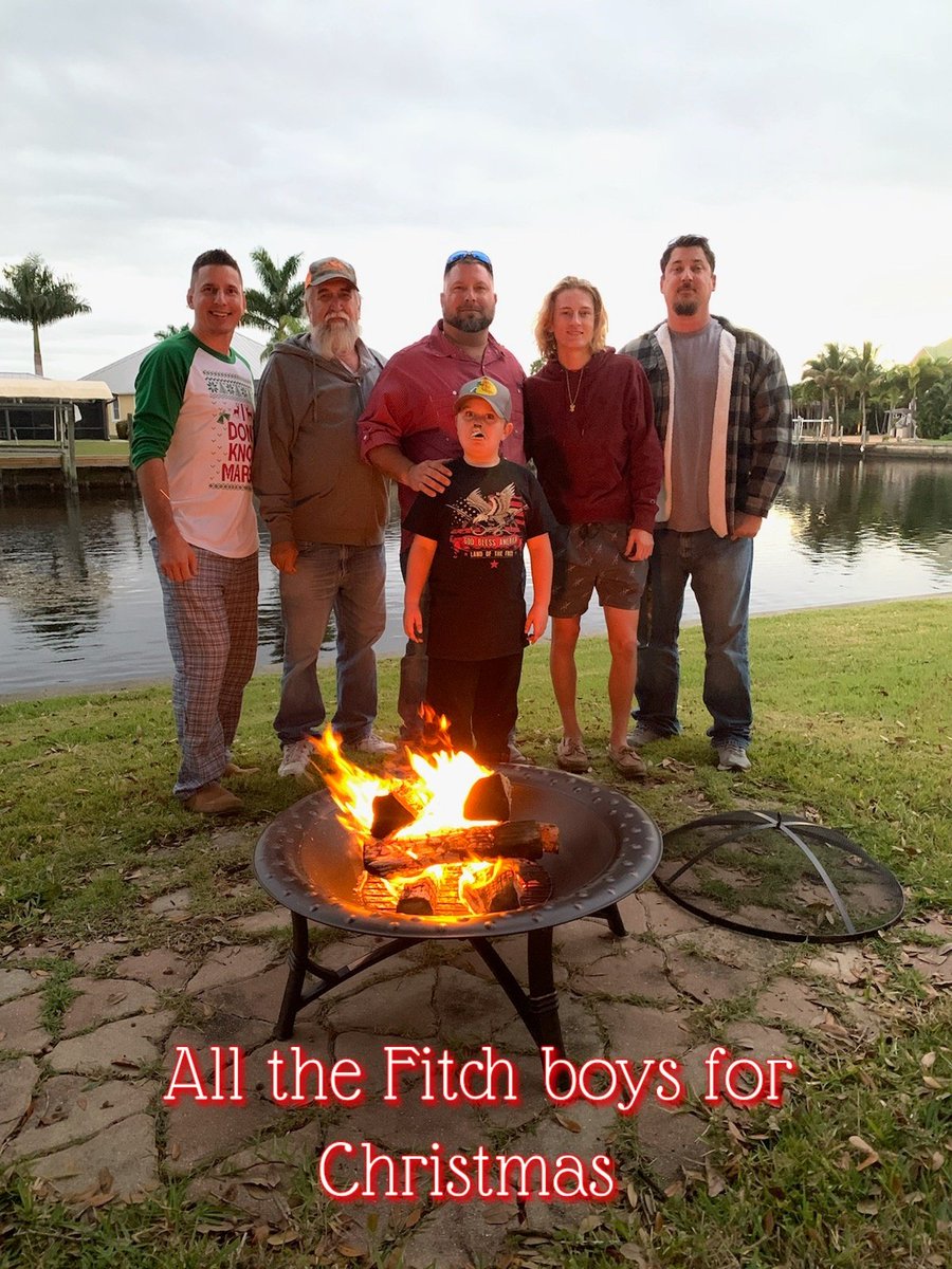 LarrySoldSWFL's tweet photo. Merry Christmas from the Fitch family!!! #LatePost #MerryChristmas #FitchFamily #WhyIsTheCarpetAllWetTodd #IDontKnowMargo https://t.co/T6fY0SaDeR