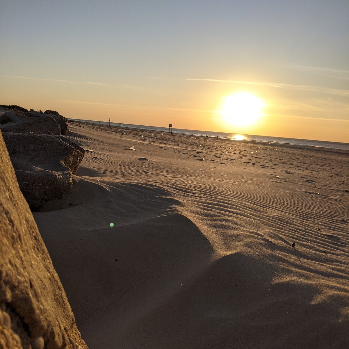 deenadiamond's tweet photo. @GoodishIntent Congrats to your son and the fam!

Graduated fellowship and moved to a new country. This is my backyard now. https://t.co/QwZMLLUMyU