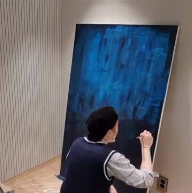 + It reminds me of Yoongi’s paintings, coats and coats of the same colour mixed & blended out until it’s no longer ONE colour. The song begins in a heartbreaking way – “Where’s my angel/ At the end of the day, casting its shadow/ Someone come and save me please/ Is the only +