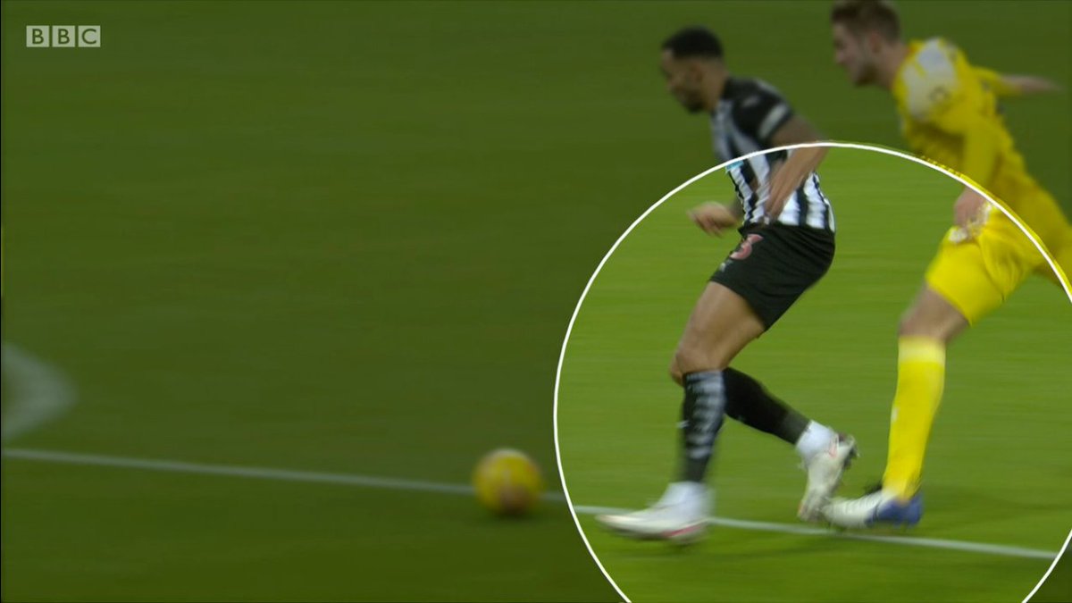 Remember, the referee gave a penalty to Newcastle for a very similar challenge last week, which wasn't overturned as the ref's decision carried the weight. Note that it resulted in a VAR red card for Joachim Andersen, which was overturned on appeal. That says everything.