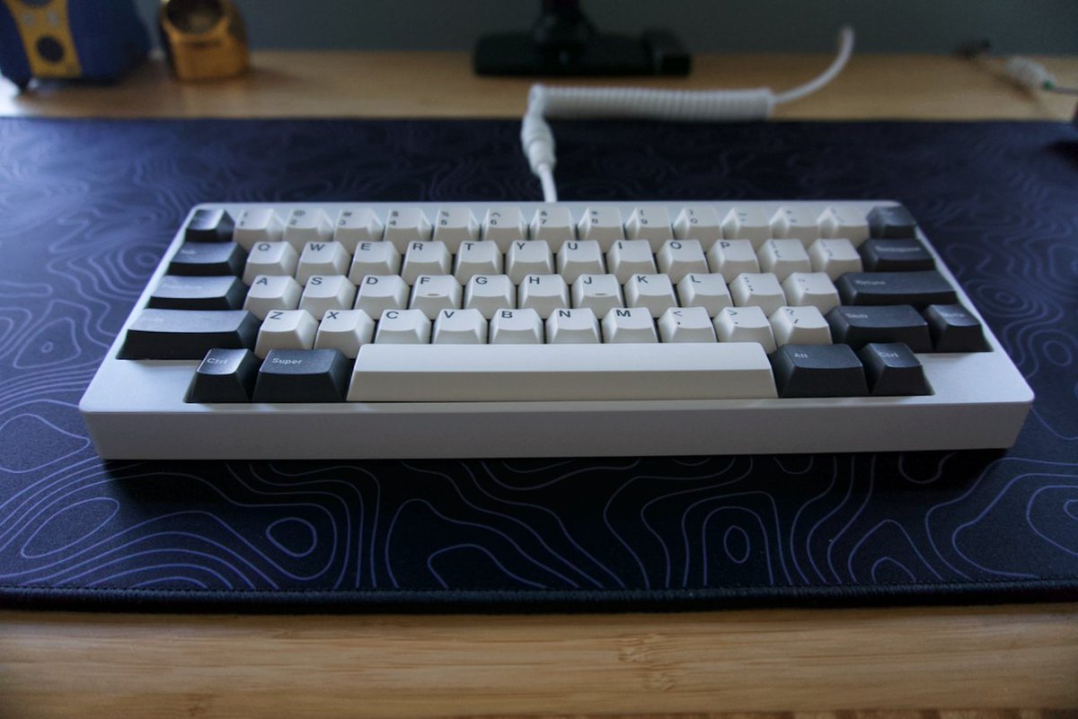 🔴🔴🔴🔴

Por fín, despues de tanto pushear y currar este año puedo traeros esta noticia!

SORTEO este RAMA M60-A SEQ2 entre todos los que déis RT a este tweet y me sigáis. Teclado valorado en 650€! 😱

LET'S FUCKING GOOO!!