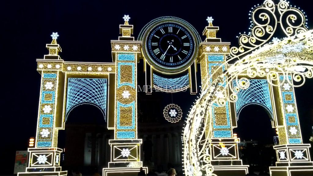 Иллюминация на вднх. Иллюминация на вднх 2021. Иллюминация на вднх. Вднх иллюминация 2022. Вднх зимой 2020.