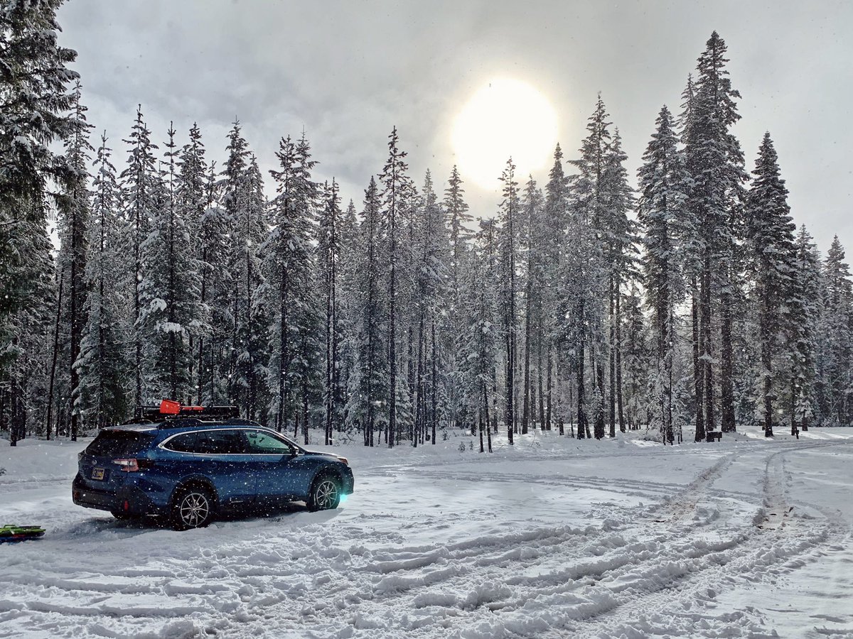 namwaydesign's tweet photo. Snow day at Diamond Lake @subaru_usa @subarums_usa #onyxxt #outback https://t.co/nB0BUjoHC5