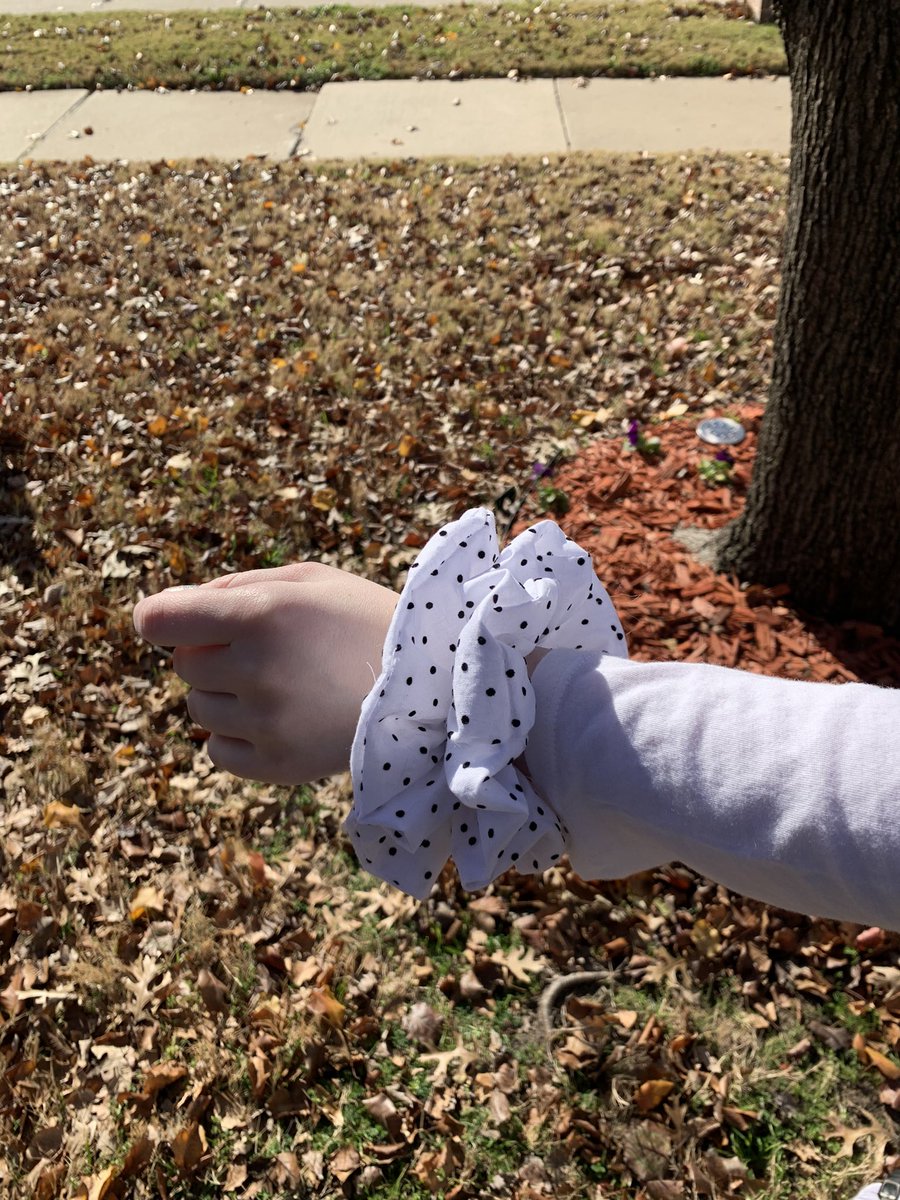 SettleSisters's tweet photo. We’ve gotten so much love on our scrunchie grab bags, we decided to  drop four new scrunchie sets 🤩
Available in our Etsy shop now!
 https://t.co/DoAqxld2bK https://t.co/YCojXDOSGI