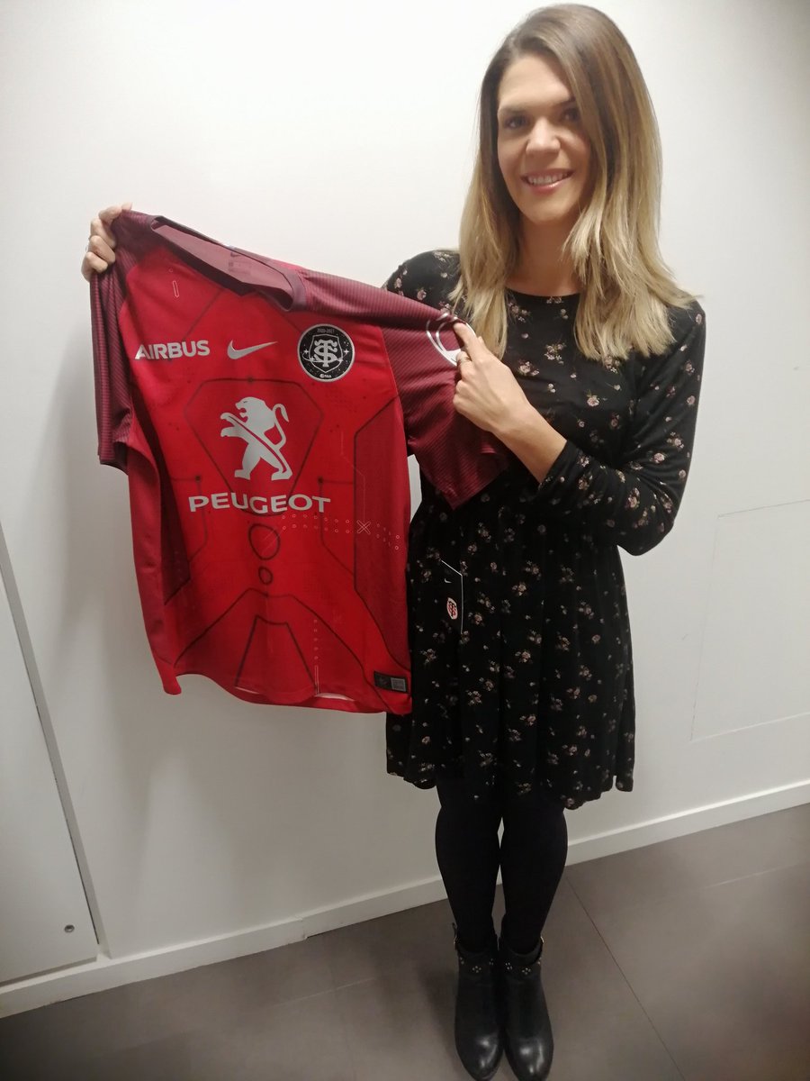 🚨ALERTE CADEAU🚨

Ce soir, <a href="/ClaireBricogne/">Claire Bricogne</a> vous offre le maillot du <a href="/StadeToulousain/">Stade Toulousain</a> 😍🏉

Pour le gagner, RT + FOLLOW 📲

Rendez-vous à 19h pour <a href="/lequipedusoir/">L'Équipe du soir</a> sur <a href="/lachainelequipe/">la chaine L'Équipe</a> 😍⌚️

🍀Bonne chance🍀

#EDS