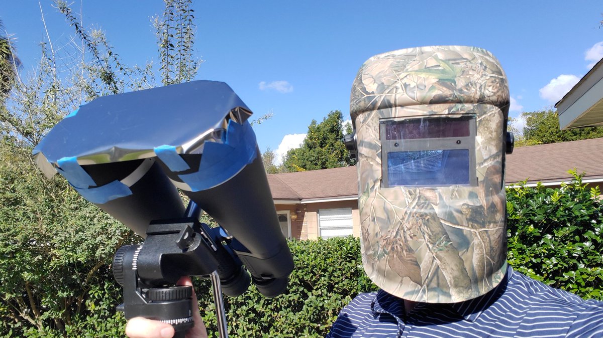 blueyetallguy's tweet image. 🎉 @physicsJ Just captured my first #sunspots through the 80mm Orion binos and the #samsung GalaxyS10+ #SOLAR ☀️🤓 #TheSun #astronomy The pics obviously don't do it justice at all, but we can clearly see the roiling and reforming of the largest spot on the right in real time! 🤯