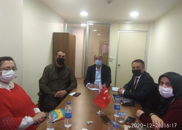 A_Bilgic_'s tweet image. Bugün Genel Merkez binamızda KHK’lıların sorunlarını dikkatle dinledim ve not aldım. İlgili arkadaşlarımızla paylaşacağım. 👇