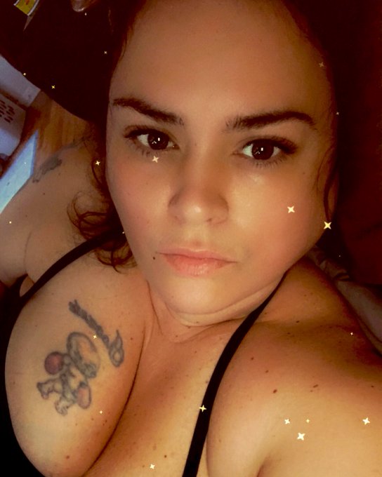 Good morning Twitter. Thinking of hosting a live on my OnlyFans that is free to view if we can elect<a href="/tag/inked"class="tags"><span>#inked</span></a>