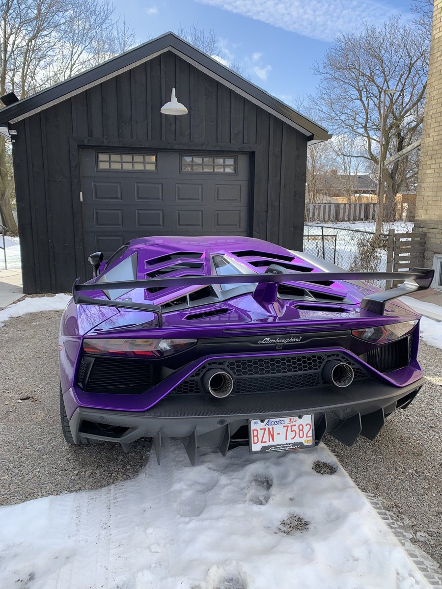 thomashollandTH's tweet photo. I see your #Huracan @harrym_vids and raise you an Aventador on snow tires in a Canadian Winter. https://t.co/l9jEvhrgdP