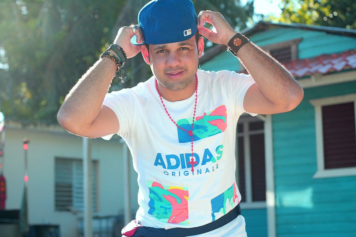 elvysjoe's tweet photo. #FotografodelasEstrellasjoe #ElNénedelaBaby Blue Swing! Exclusivo de @adidasoriginals #sport !#Natural #Modelojoe 🎶No se habla de lo Que no Existe! 😇 Las Cosas Cambiaron Hoy el Tiempo Sopla a Mi Favor! instagram #kc #performance #romeosantos #usa🇺🇸 https://t.co/V2IqiATrJ8