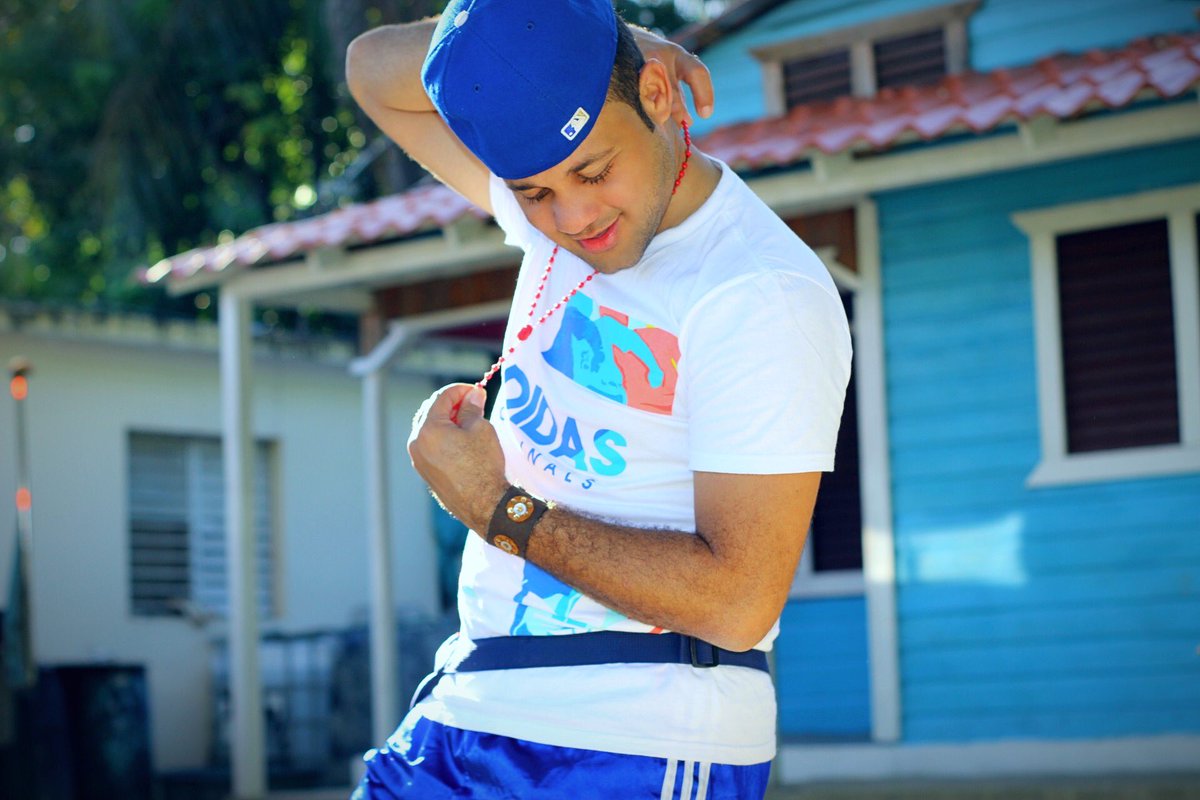 elvysjoe's tweet photo. #FotografodelasEstrellasjoe #ElNénedelaBaby Blue Swing! Exclusivo de @adidasoriginals #sport !#Natural #Modelojoe 🎶No se habla de lo Que no Existe! 😇 Las Cosas Cambiaron Hoy el Tiempo Sopla a Mi Favor! instagram #kc #performance #romeosantos #usa🇺🇸 https://t.co/V2IqiATrJ8