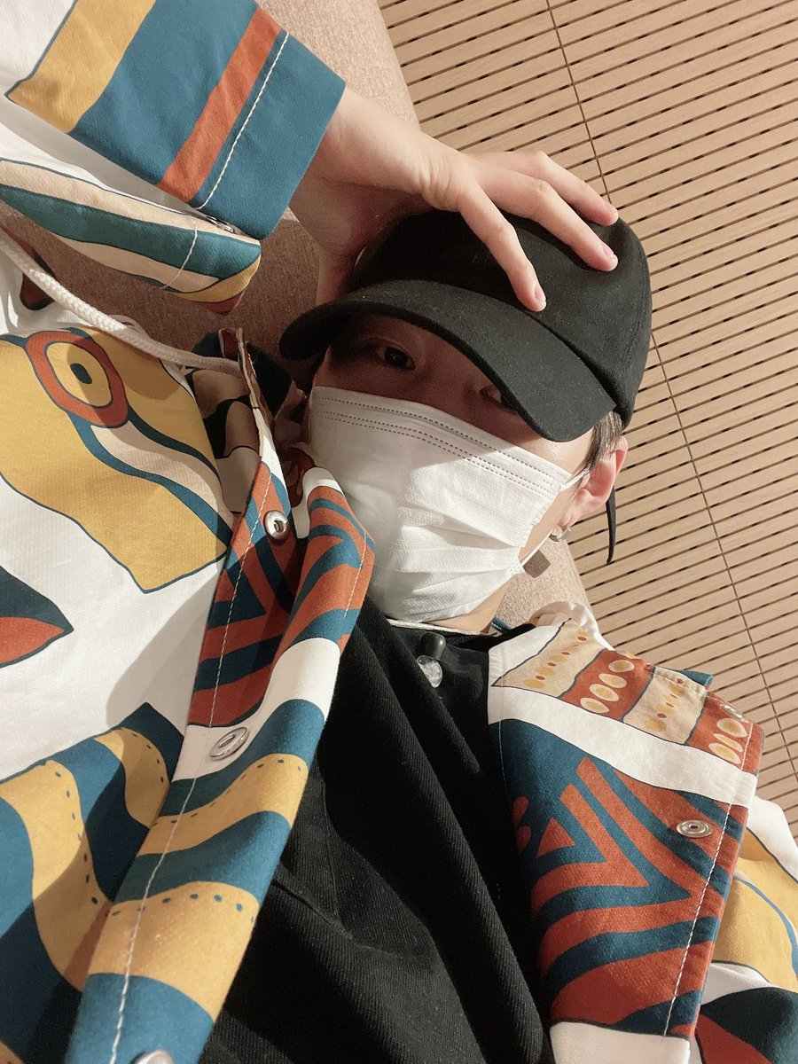 gooreumseng's tweet photo. 잠이온다 잠이..ㅎ 배도 고프고 
심야아이돌 왔어용~ https://t.co/uhV8twKj2b