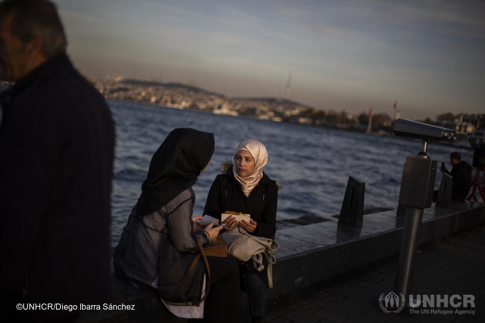 Refugees's tweet photo. 🇹🇷 Turkey 
🇨🇴 Colombia
🇵🇰 Pakistan 
🇺🇬 Uganda
🇩🇪 Germany

These five countries generously host the majority of the world's refugees. https://t.co/LF5mbr6PO3