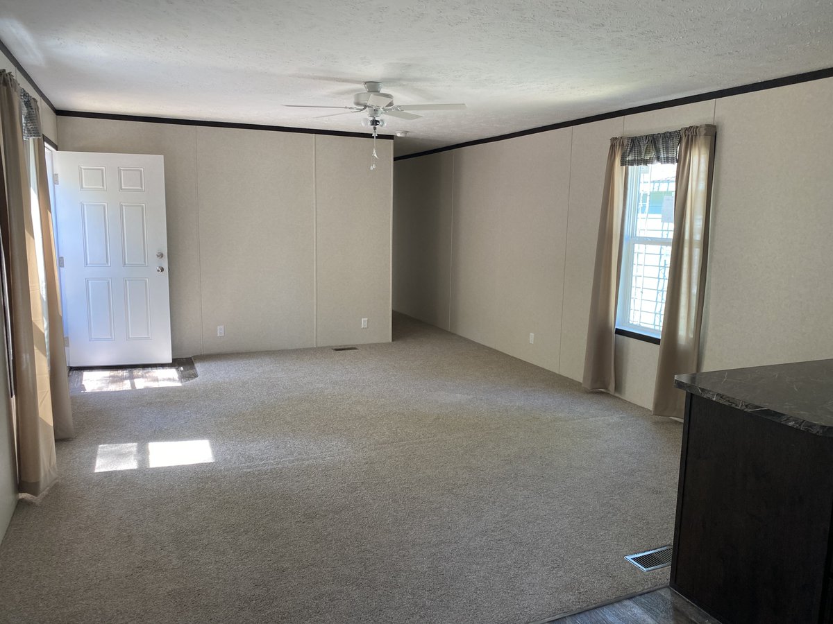 _officialadg's tweet photo. We hope you all had a wonderful holiday weekend!

This week's featured home is located in the Coachman's Terrace community of Lake Geneva, WI. This is a BRAND NEW 2020 Clayton home with updated interior and 3 beds, 2 baths. Please call Kyle at 262-248-3636 for more information! https://t.co/n1PSRauEUd