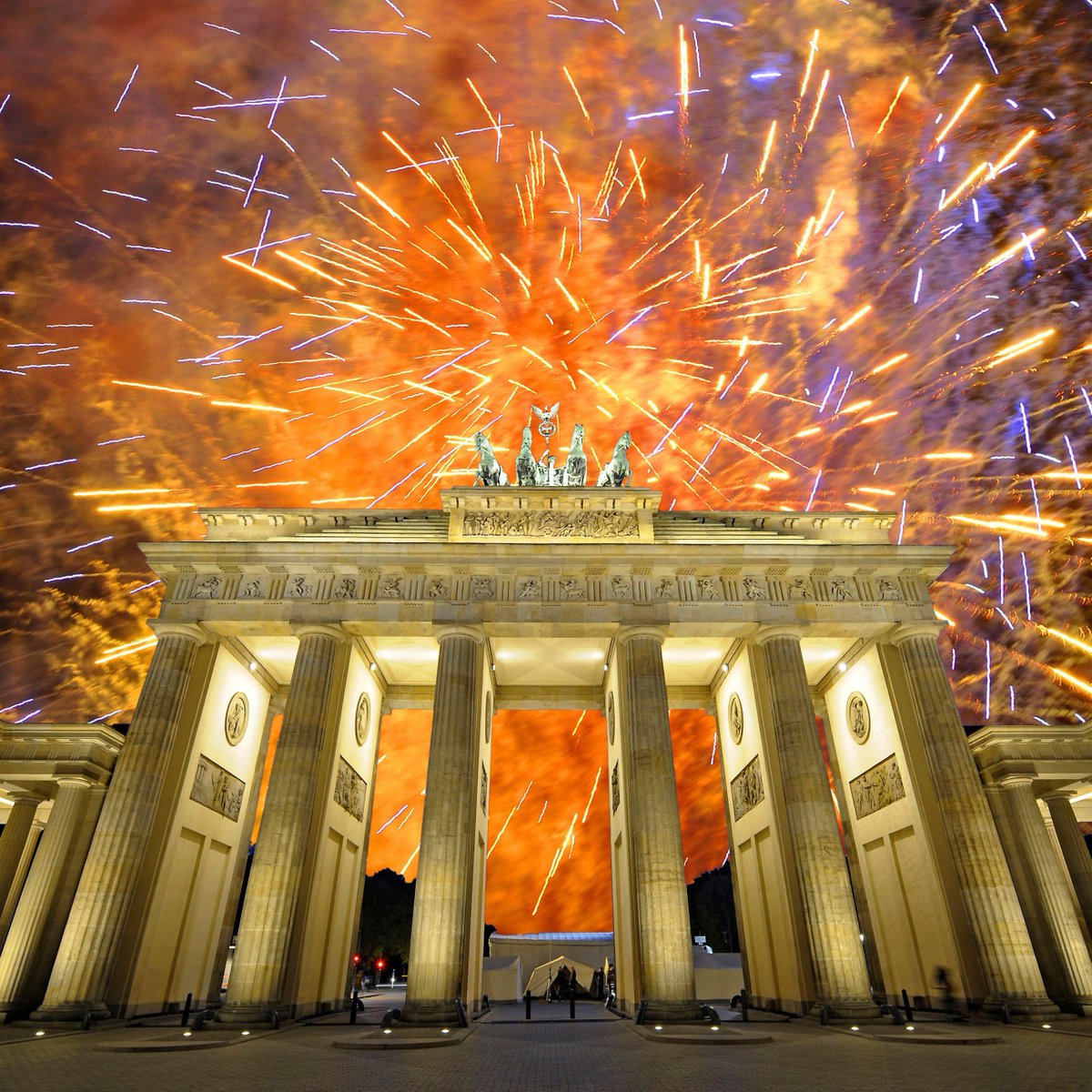 I wish you all a happy New Year- health and happiness for 2021!Before we depart this challenging year, allow me inject a bit of hope and recollection. (1/6)