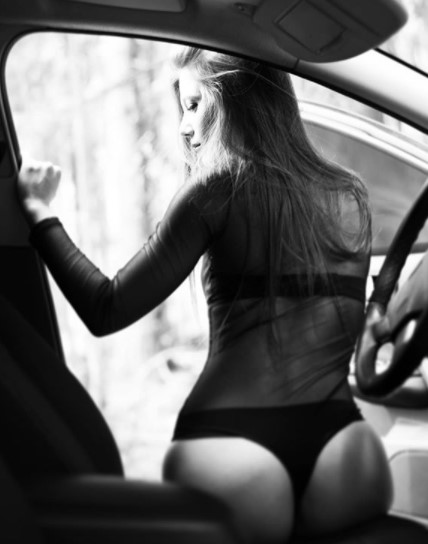 IsabelleSpankme's tweet image. Retweet my post if you want to meet me from the HOT side 😈