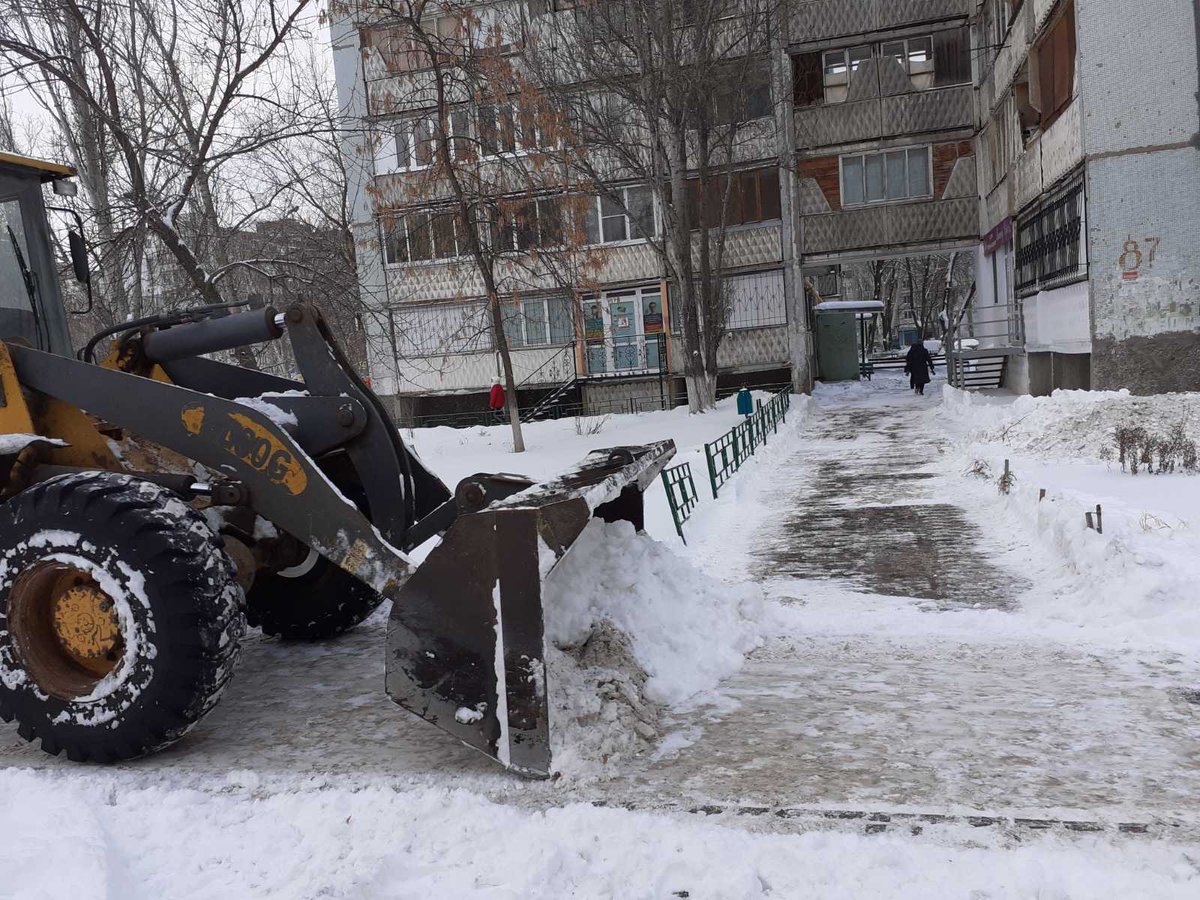 Г. Димитрова 87, 89. Уборка снега. <a href="/promadm/">Promadm.samara</a>
