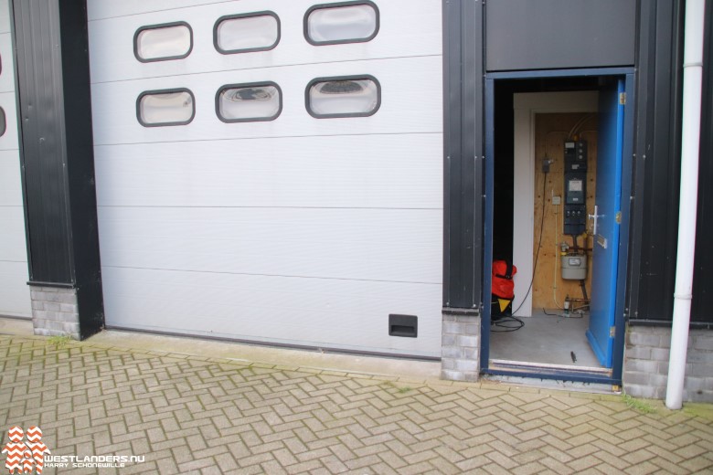 WestlandersNu's tweet photo. Hennepkwekerij aan de Vlotlaan https://t.co/jbLbzJkeWB https://t.co/5vds6qtZt9