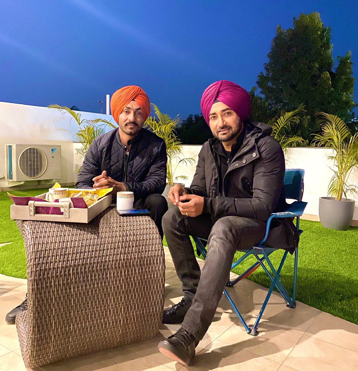 ਬੰਦੇ ਈ ਕਮਾਉਣੇ ਆਏ ਆ 
ਔਖੇ ਵੇਲੇ ਬੰਦੇ ਕੰਮ ਆਉਣਗੇ .. ❤️ 💪🏻 <a href="/BawaRanjit/">Ranjit Bawa</a>  #Veersada #Chrdikala