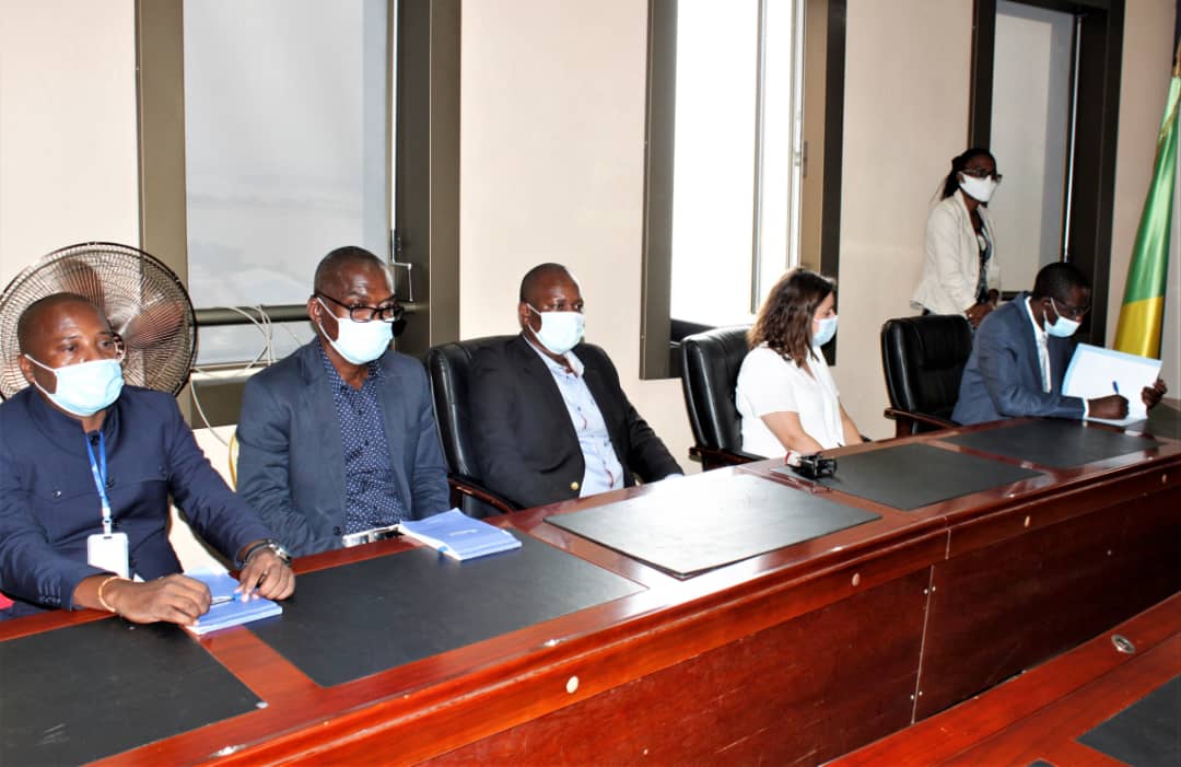DoukagaDestine1's tweet photo. #Jeunesse: Renouvellement ce jour, pour #4ans,de la convention du contrat de #partenariat avec #France #Volontaires pour la redynamisation du programme Corps des Jeunes Volontaires du Congo #CJVC.
@FVolontaires @maleye_diop @LemineMoujtaba @ChrisMburu @CorpsCjvc @SassouCG
#MJEC https://t.co/34mUDSBajg