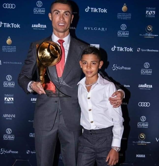Роналду младший его мама. Сколько лет его младшему сыну. Семья артура бабича. Сын роналдо. Сколько лет его младшему сыну.