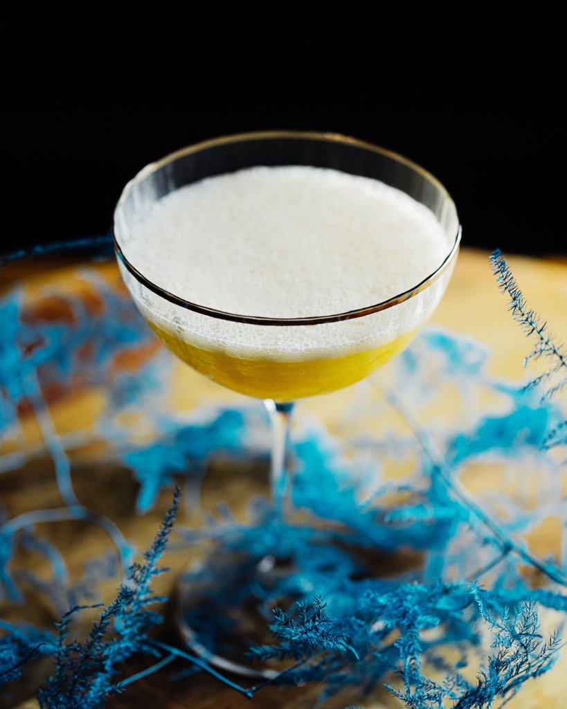 Here's another one of our festive faves. The Koko Kolada. Just shake Koko Kanu coconunt rum and fresh pineapple juice with ice and garnish with a sprinkle of nutmeg.

#KokoKanu #festiveseason #KokoKolada #festivecocktail #refreshing #coconutrum  #rumcocktail #rumlovers