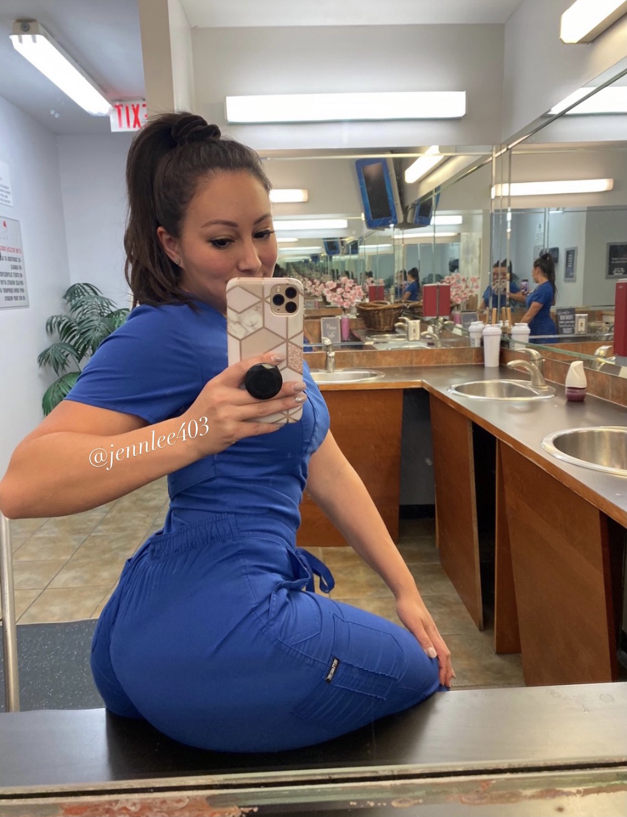 Misslee403 on Twitter: "Retweet if you’d let me take care of you 😜😷💙 #