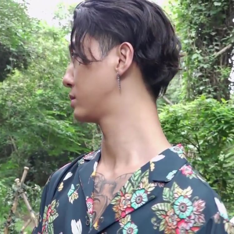 soloyongguk's tweet photo. you do not understand how good yongguk looked here https://t.co/0dWBdXVtGe