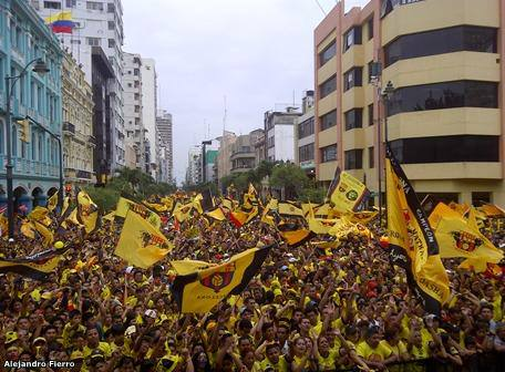 angelitochica's tweet image. Jugadores de @barcelonasc han llegado a la final sin que nadie les regale nada. Están a las puertas de escribir una página heroica en la historia del club si ganan mañana en Quito. Fuerza muchachos, un país entero los respalda y los quiere ver campeones. Dios los bendiga.