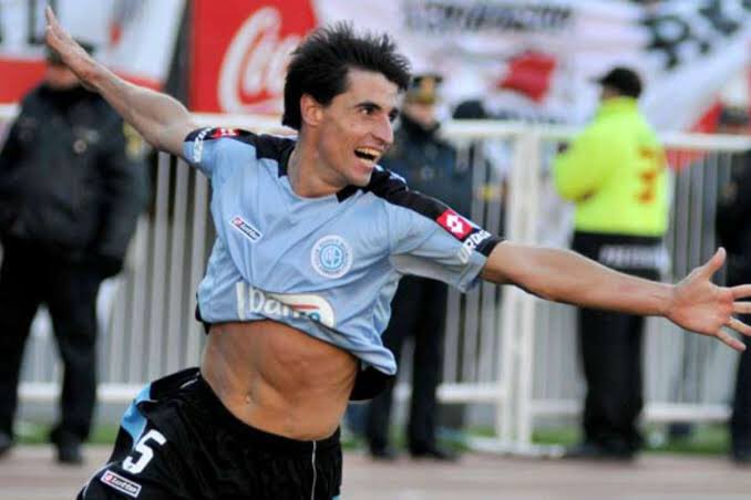 lgesposito's tweet photo. Se retira @guillefarre5 el tipo que saco a relucir la sonrisa de saber que la foto era para siempre !!!! Buena suerte Capitán!!! https://t.co/8TIto4pyyd