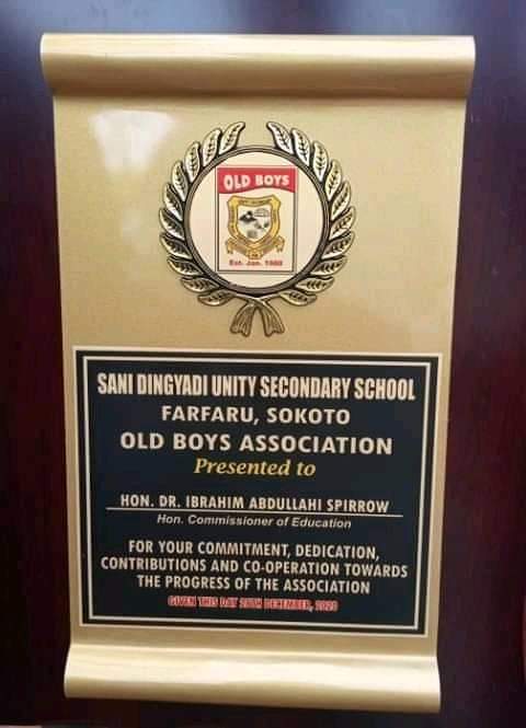 Alhamdulillah another recognition from GSSS Farfaru Sokoto (now Sani Dingyadi Unity Sec sch) oldboys today at the 40th anniversary of the sch. @Bellomatawalle1 @AbdulAG01 @Ibellozauma