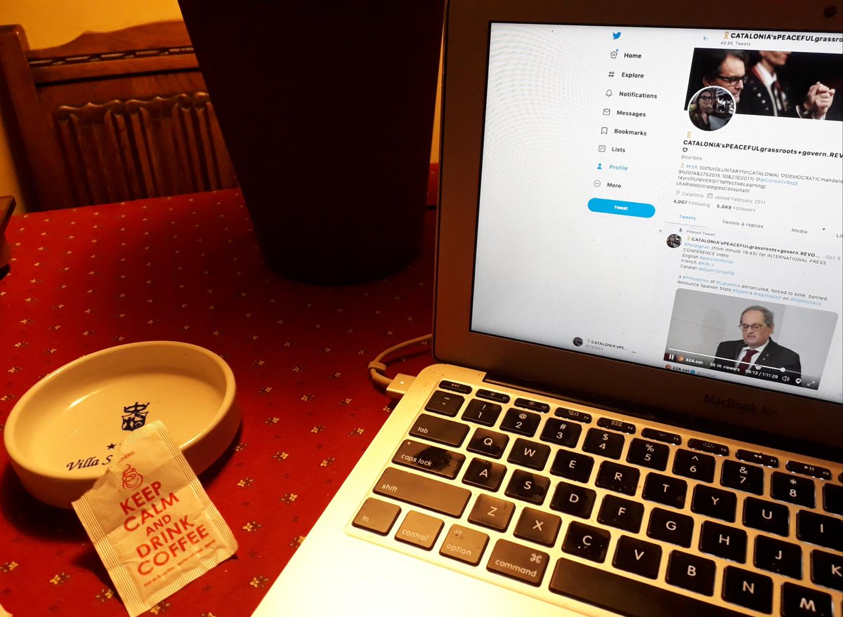 saribes's tweet image. #Spain State
👉FAKE #DEMOCRACY with #PoliticalREPRESSION of military thugs beating peaceful voters&amp;amp;stealing balot boxes (1Oct2017)&amp;amp; turning dissidents into #PoliticalPrisoners&amp;amp; forced #Exiles

#Catalonia
👉PEACEFUL grassroots+govern REVOLUTION🎗shall NOT👆forever #KeepCALM=wait💪