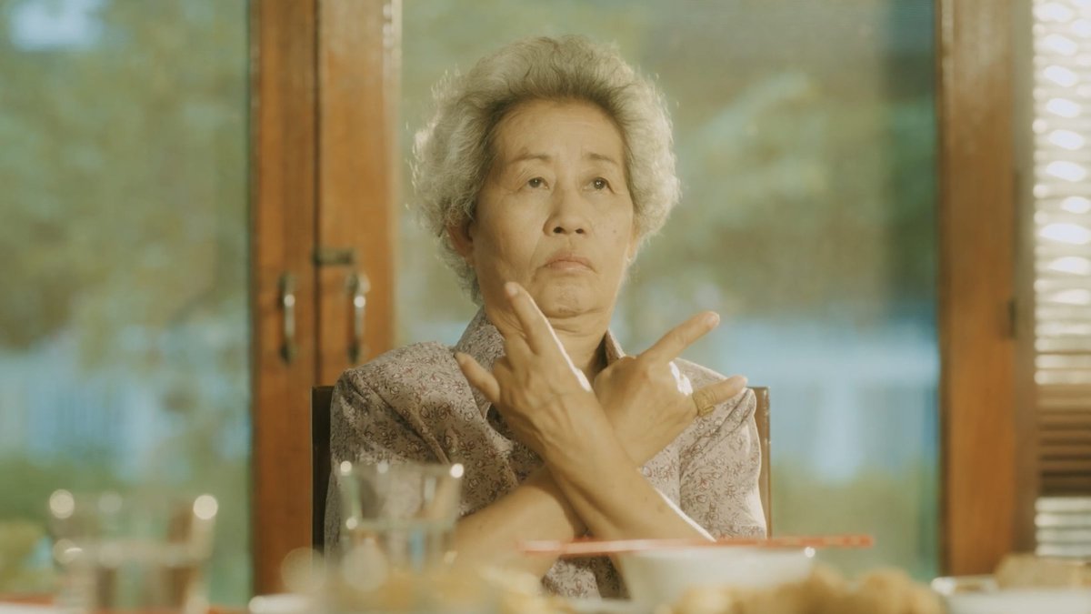 creapills's tweet photo. Repas de famille et questions dérangeantes : cette publicité thaïlandaise vaut le détour

Voir la vidéo : https://t.co/lTQPhOqxpe https://t.co/HwT0sjyc30