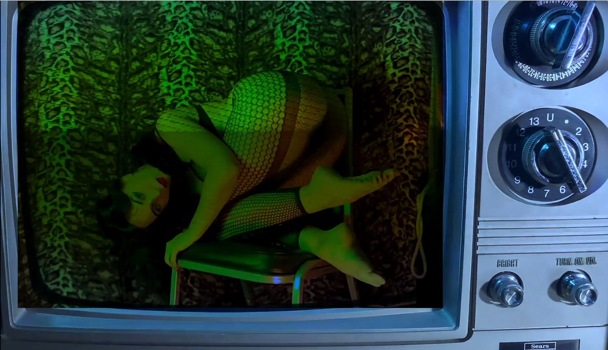 New Years eve! SFEs most prolific artist <a href="/MissKacieMarie/">Kacie Marie</a>   will premiere new films live from Mars. Dec 31st 6pm to Jan 1st 6pm Paris time, Dec 31st noon to Jan 1st noon EST