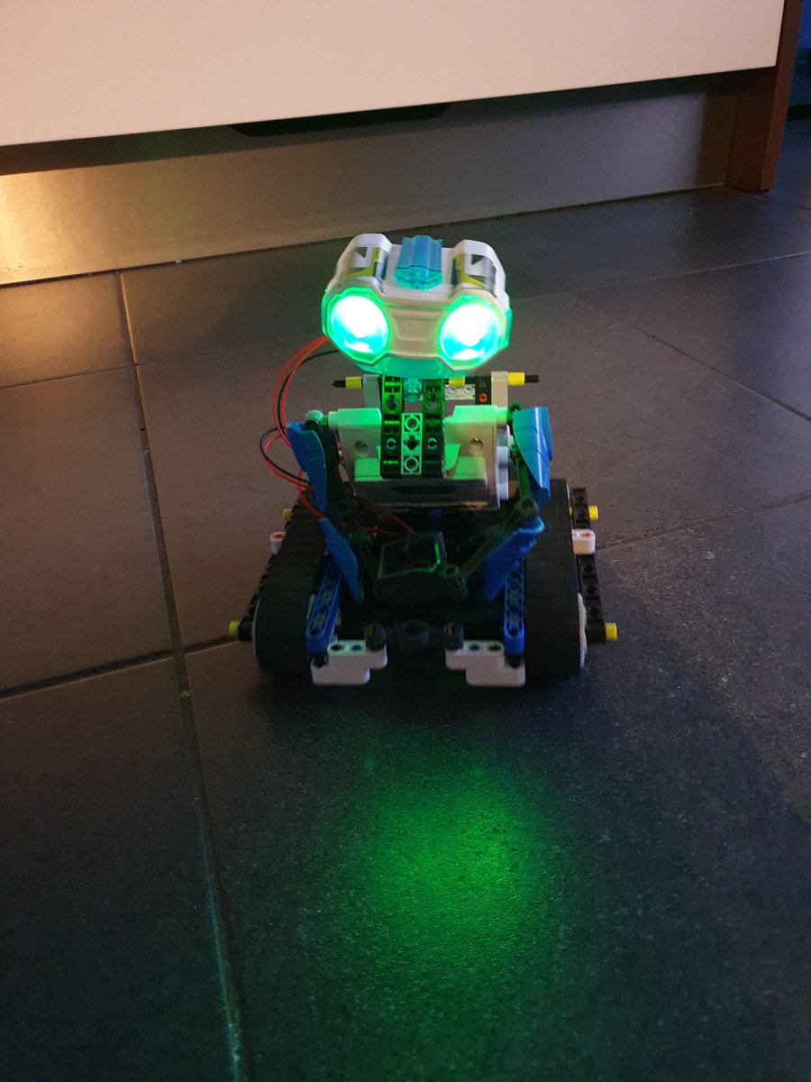 TheRadicalizer's tweet image. Junior programmer @ work #codinglab