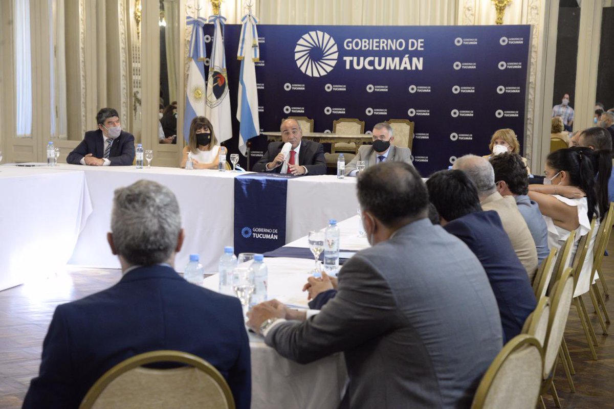 Hoy firmamos convenio con el gobernador <a href="/JuanManzurOK/">Juan Manzur</a> para la ejecución del programa #ArgentinaConstruyeSolidaria destinado a financiar refacciones a organizaciones no gubernamentales. 
Un trabajo conjunto entre <a href="/MinHabitatAR/">Ministerio de Desarrollo Territorial y Hábitat</a> <a href="/GobiernoTucuman/">Gobierno de Tucumán</a> y los municipios de toda la provincia