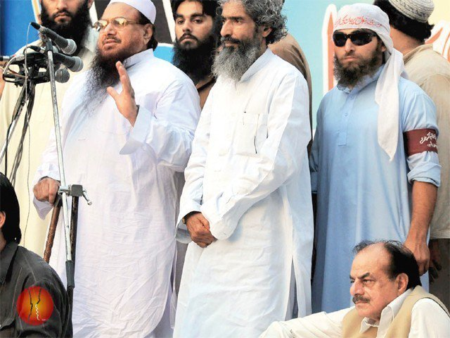 Some more on the 'sane' minds of the Paki Fauj.Here's a snap of former DG ISI, Hamid Gul sharing a stage with Hafiz Saeed.'nuff said!