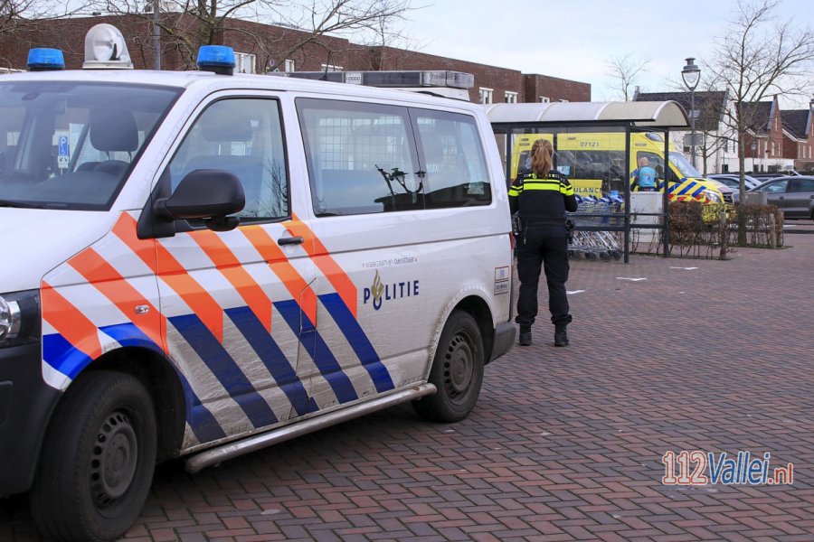 Persoon met spoed naar UMC Utrecht na val in fietsenstalling bij AH #Ede. 112Vallei.