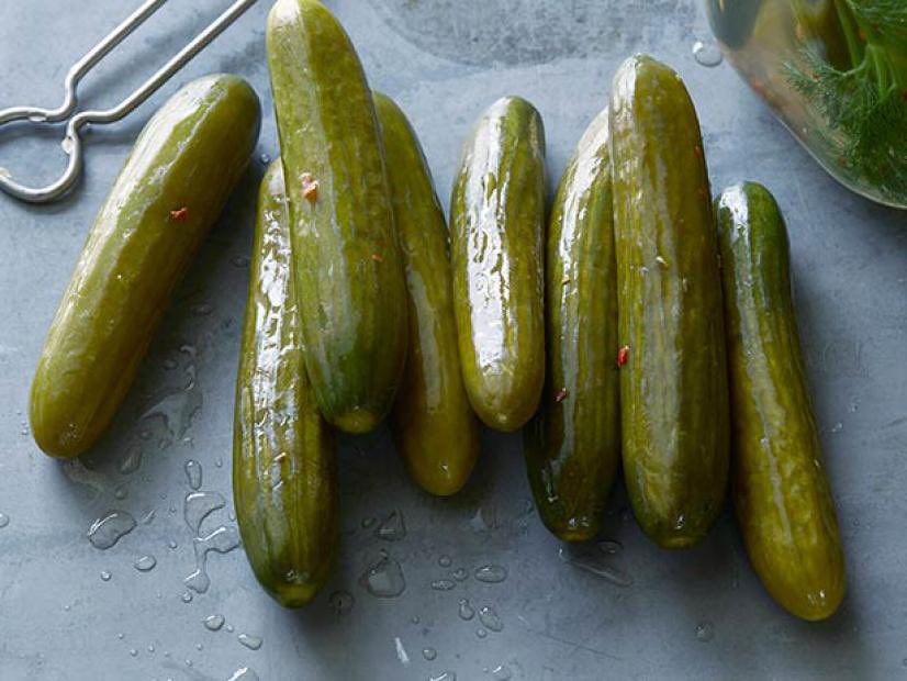 JustINherass_'s tweet image. How to eat pickles