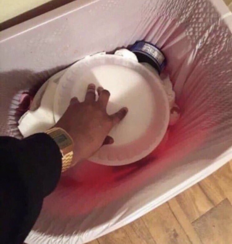 JustINherass_'s tweet image. How to eat pickles