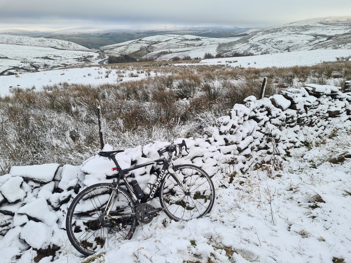Cold riding today.. worth it for these views 👌#colnago <a href="/Colnagoworld/">Colnago</a>