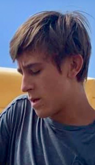 VierinE's tweet photo. Anche in un anno così difficile il tempo è volato! Auguri Pierre per i tuoi 14 anni 😘🥂🎂 https://t.co/P1kokAPLm6