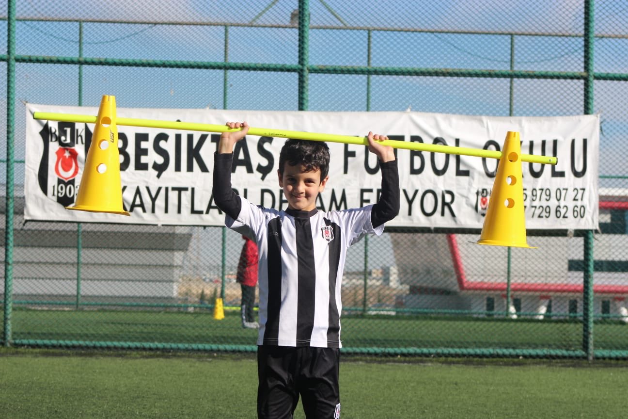 5-15 yaş arası Güz - Beşiktaş jk Gaziantep Futbol Okulu