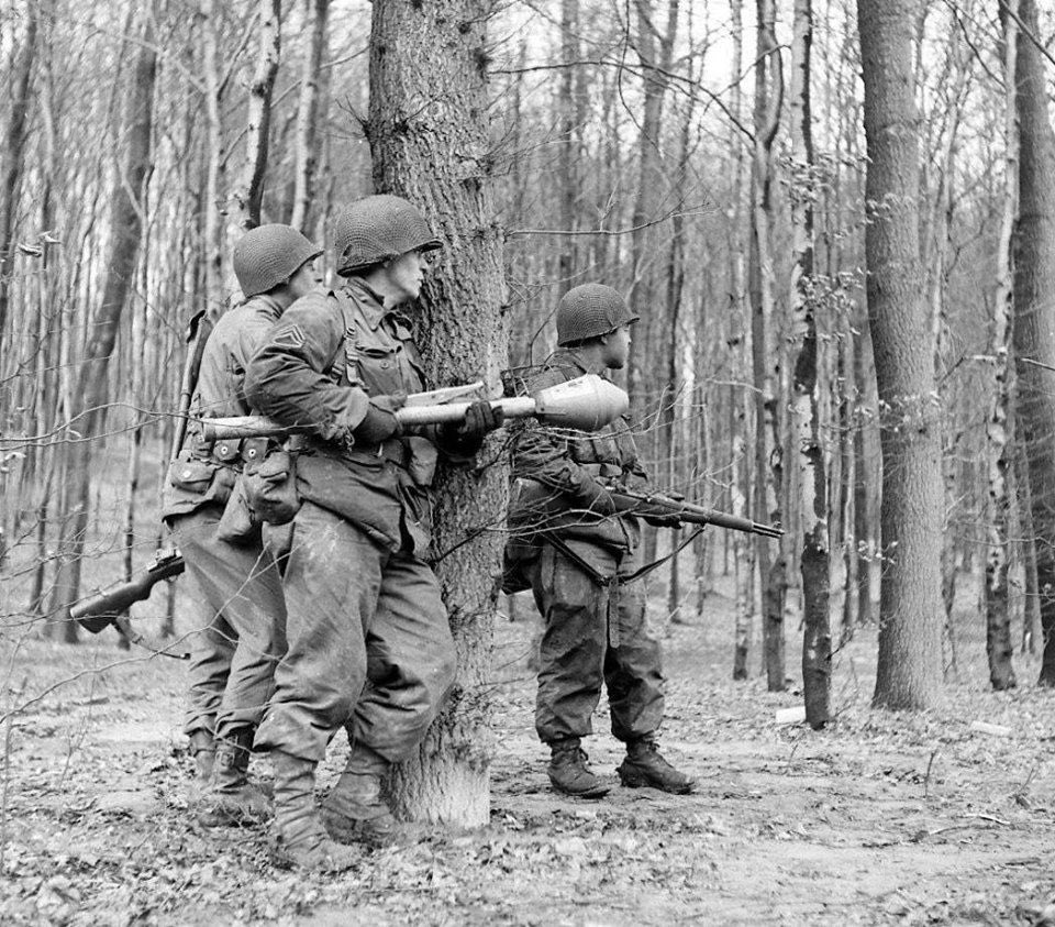 It wasn’t long before the two sides clashed as point units of 104th 26ID, with armour support, engaged in a series of confusing, fierce clashes. This continued as the Volksgrenadiere fought their way forward in the direction of Pratz.4)