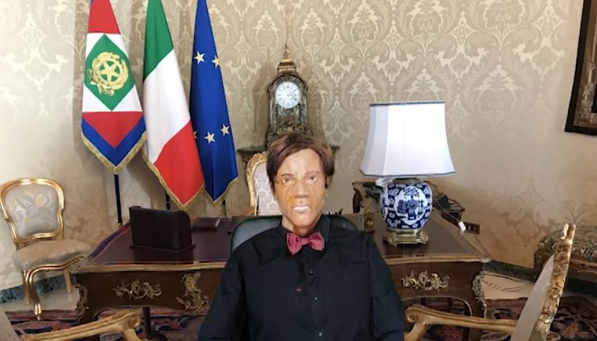 Il 31 Dicembre, terrò il mio discorso alla Nazione, rivolto a esseri umani e #robot 🤖