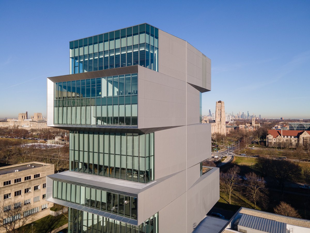 AngieMcMonigal's tweet photo. A closer drone view of the Rubenstein Forum. Definitely one of the best additions to Chicago architecture this year!
Well done @dsrny &amp; @BLarchitecture ! https://t.co/SgnrpY1Cmn